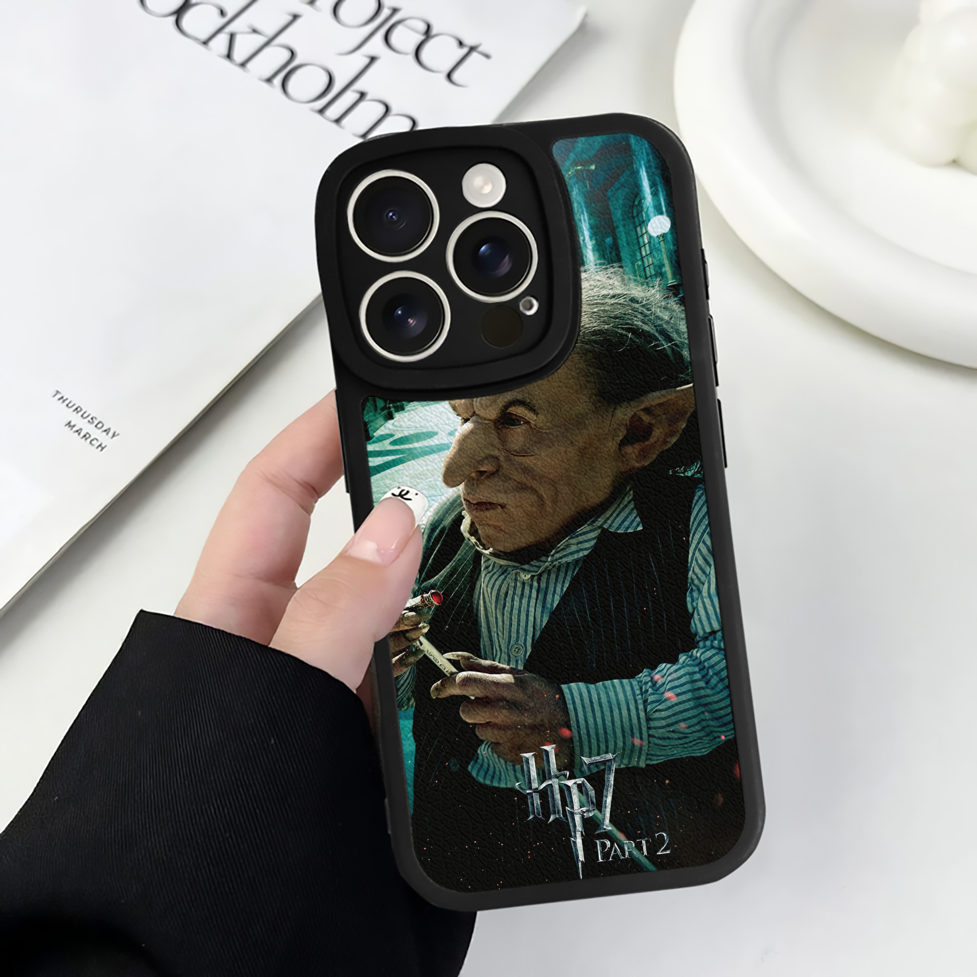 （画像用） Harry Potter ハリー・ポッターシリーズ 【iPhone 16シリーズ対応】シリコンスマホケース（レザー調） 材質：シリコン